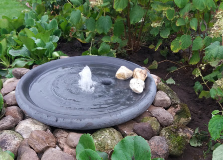 Fontein schaal als vogelbad en rustpunt in uw tuin! Creastone